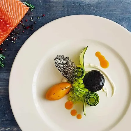 Czinege & Etterem Hotel