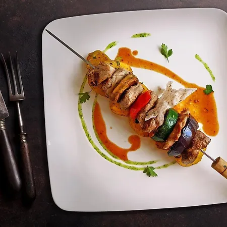 Czinege & Etterem Hotel Koka