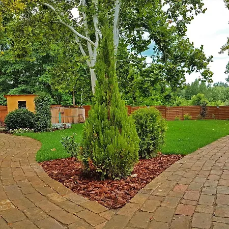 Czinege & Etterem Hotel *