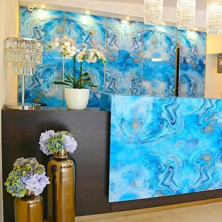 Hotel Czinege & Etterem *