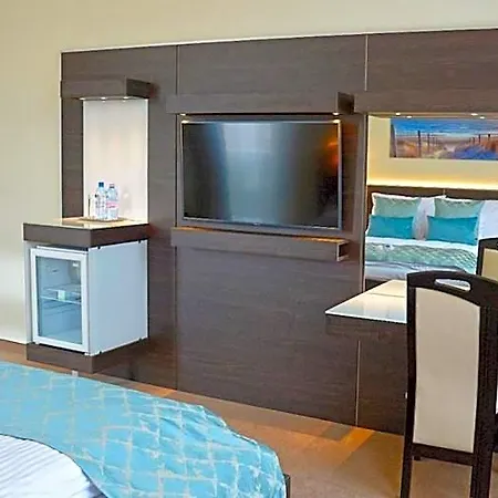 Czinege & Etterem Hotel *